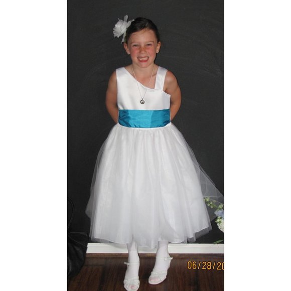 1st Communion/Flower Girl Dress-White W/Sash-Sz 7-Worn Once - Picture 2 of 12